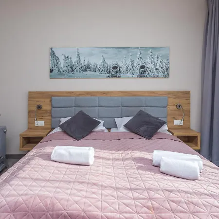 Czarna Gora 310 3* 시에나